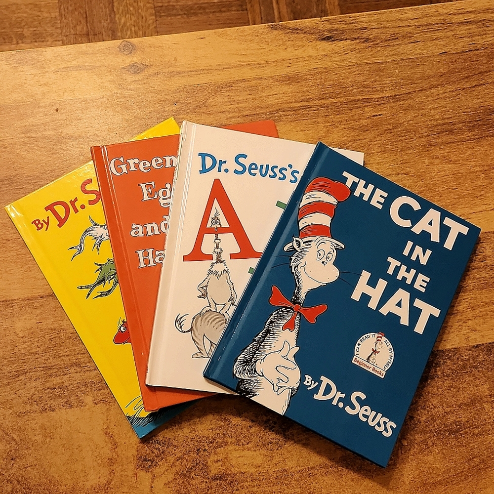 Lot of 4 Brand New Dr. Seuss books The Cat in the Hat, One Fish, Green E…